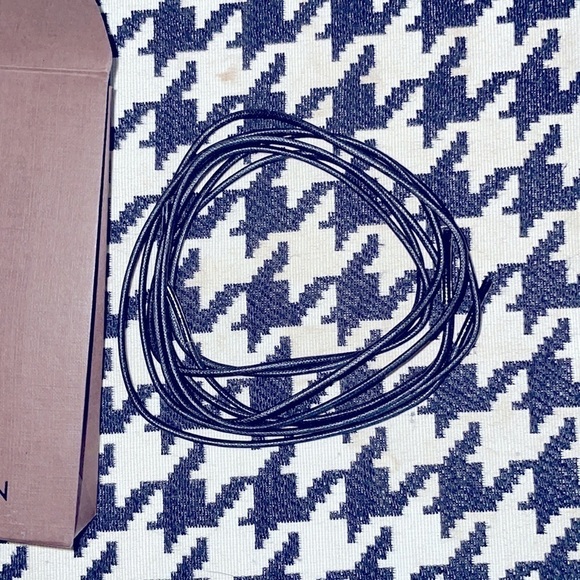 Authentic Louis Vuitton Shoe Laces - Picture 2 of 2